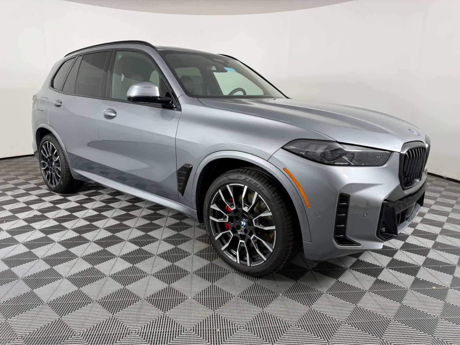 New 2026 BMW X5 xDrive50e w/ M Sport Package AWD/4WD image 1
