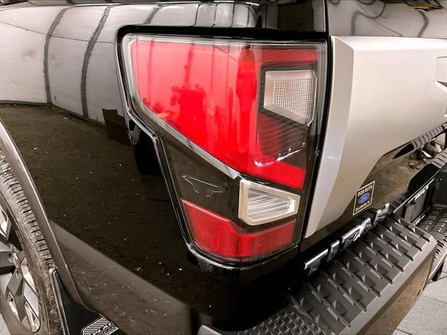 Used 2022 Nissan Titan Platinum Reserve w/ Moonroof Package AWD/4WD image 28
