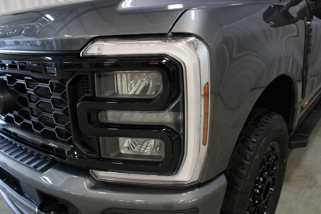 New 2026 Ford F250 Lariat w/ Black Appearance Package AWD/4WD image 34