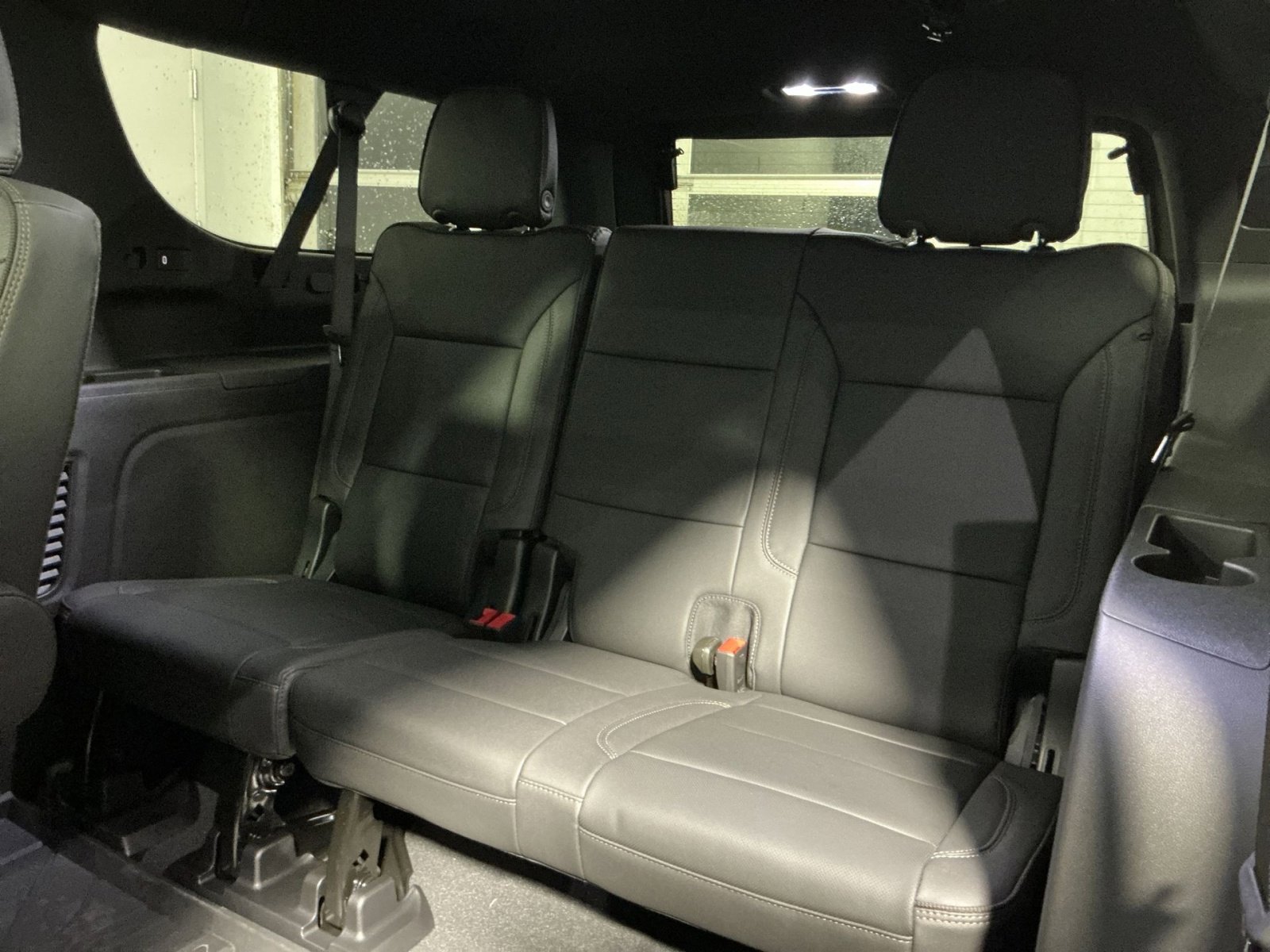 New 2026 Chevrolet Suburban High Country image 34