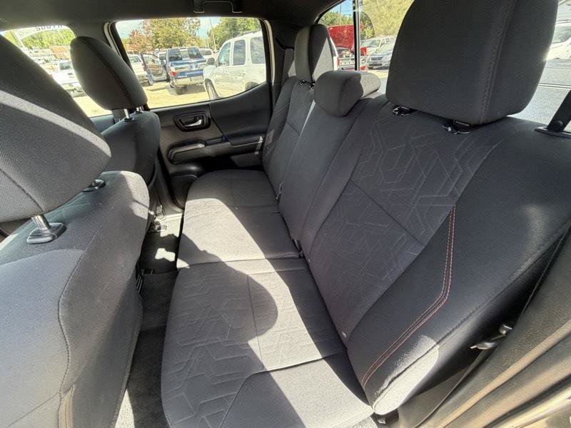 Used 2019 Toyota Tacoma TRD Sport w/ Technology Package AWD/4WD image 17