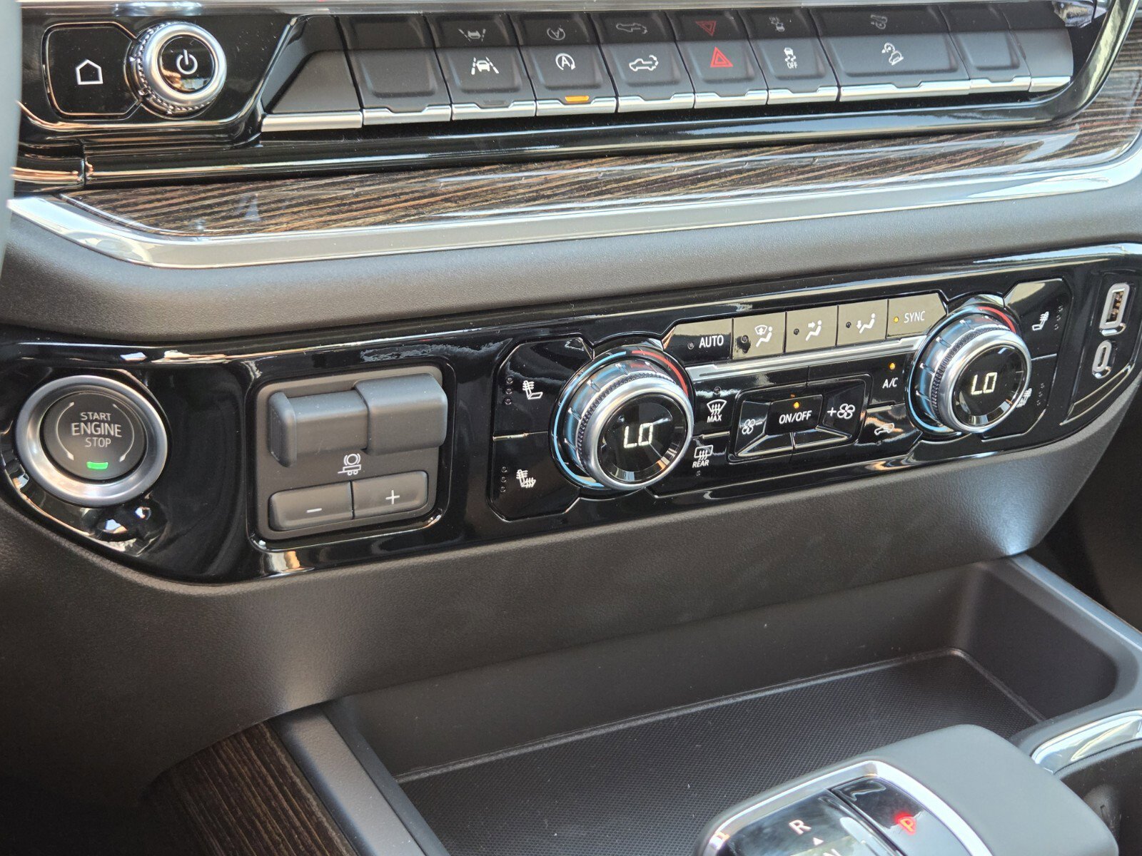 New 2025 GMC Sierra 1500 Elevation image 13