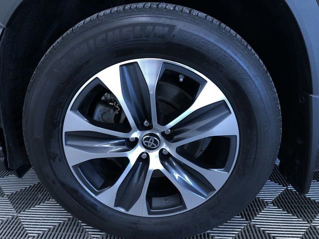 Used 2023 Toyota Highlander XLE image 18