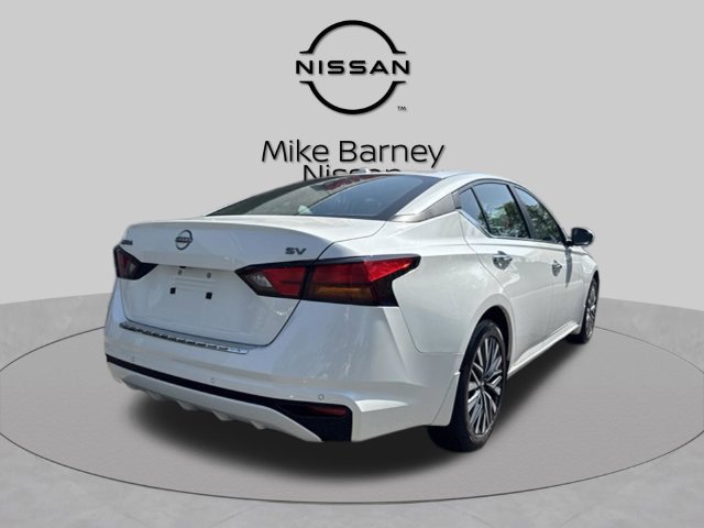 Used 2023 Nissan Altima 2.5 SV FWD image 2