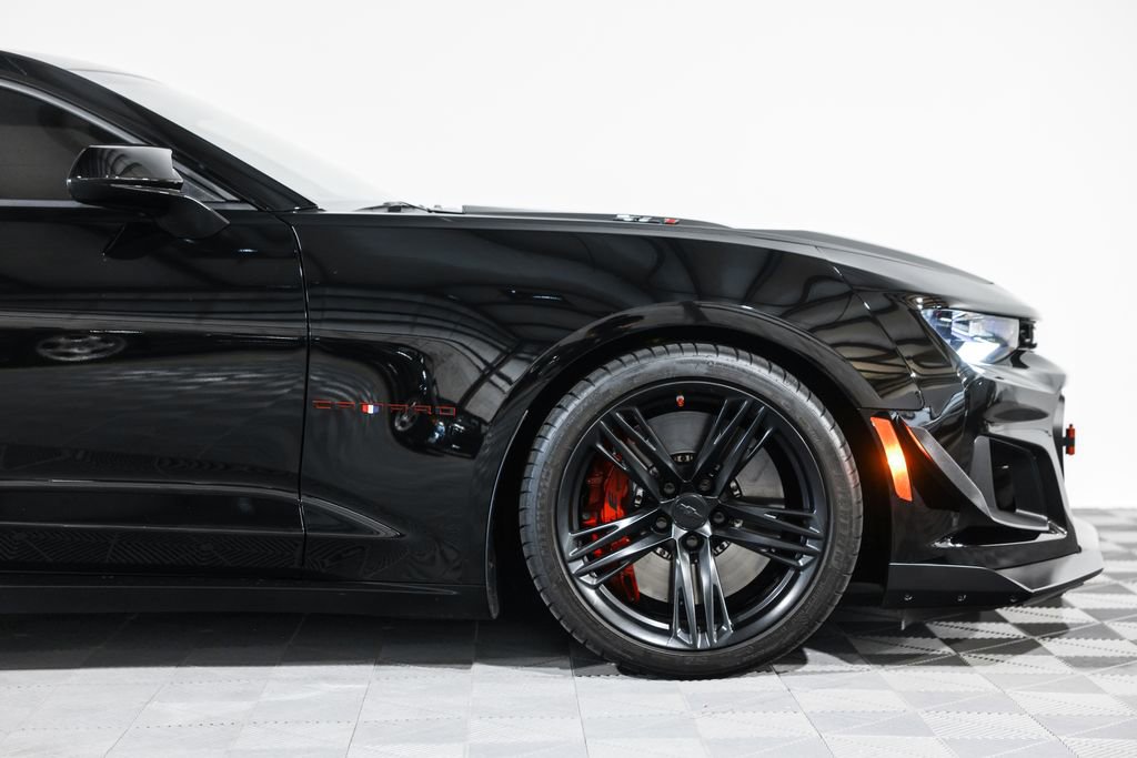 Used 2022 Chevrolet Camaro ZL1 RWD image 3