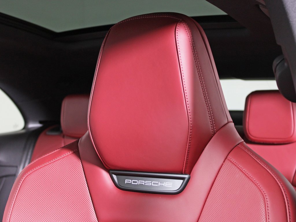 Certified 2025 Porsche Macan 4S Electric image 19