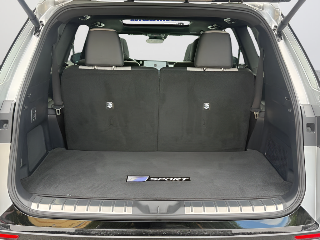 Used 2026 Lexus TX 500h AWD w/ Technology Package image 36