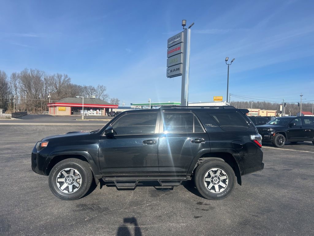 Used 2023 Toyota 4Runner TRD Off-Road image 4