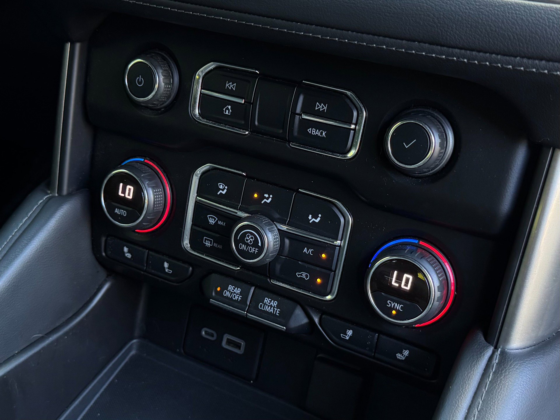 Used 2021 Chevrolet Tahoe LT image 43