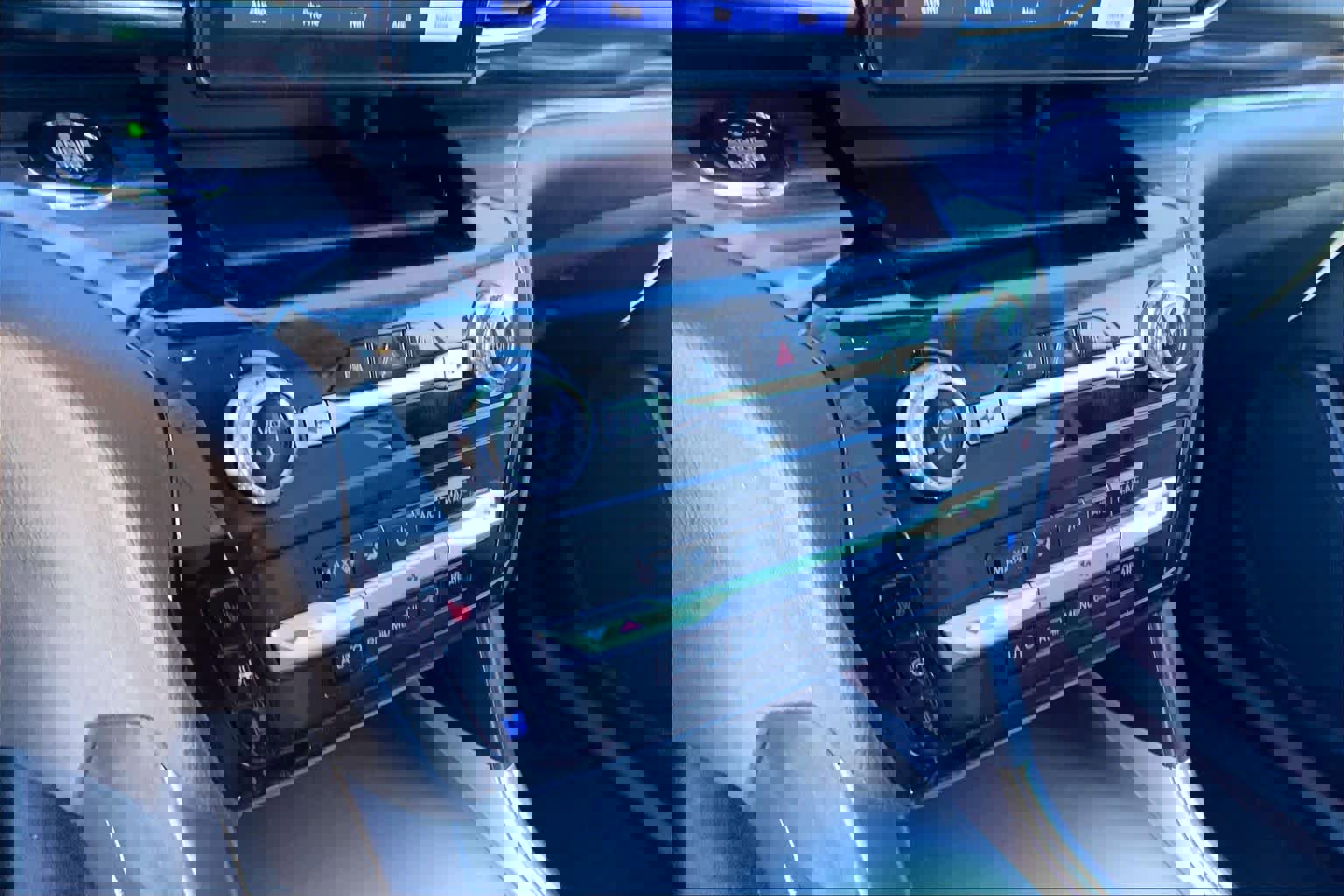 Used 2021 Ford Explorer Limited image 30