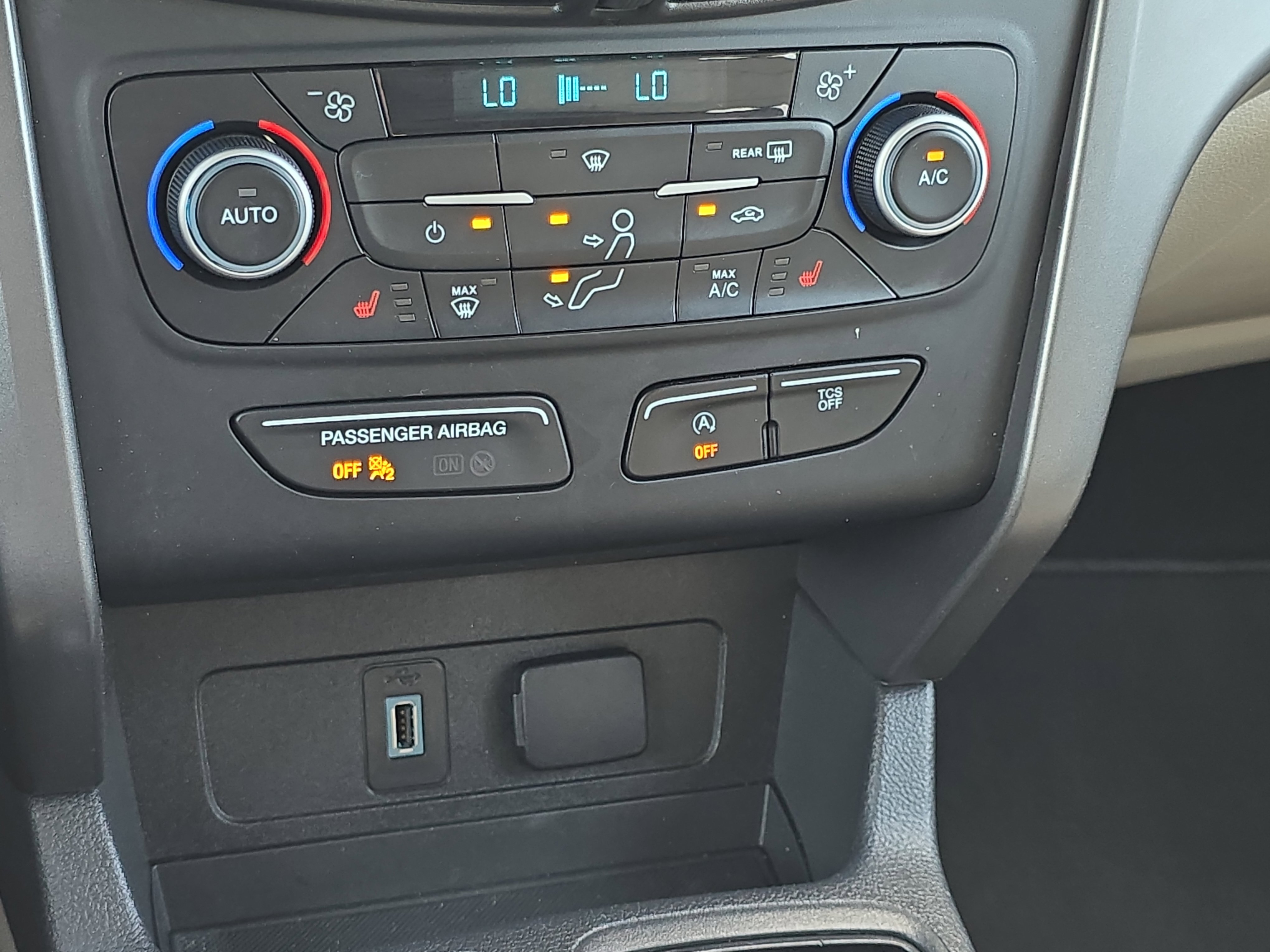Used 2019 Ford Escape SEL FWD image 22