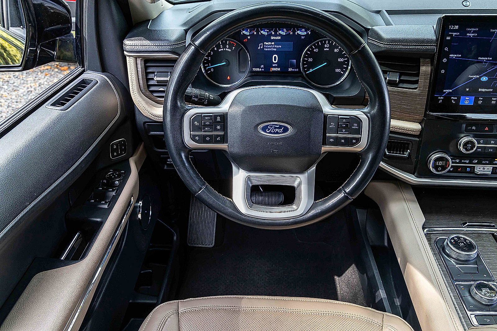 Used 2023 Ford Expedition Limited image 19