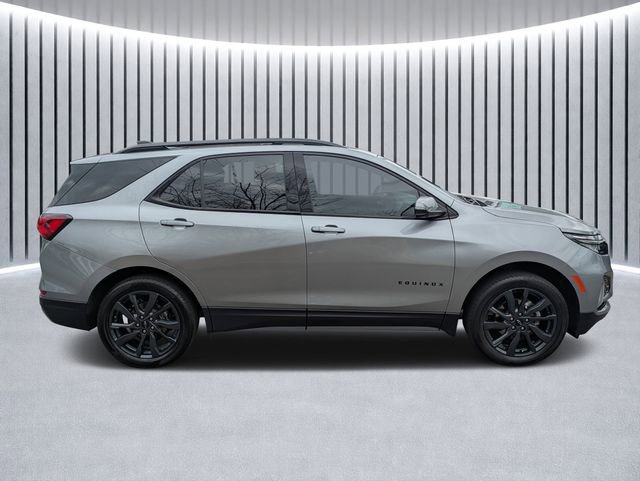Used 2023 Chevrolet Equinox RS w/ RS Leather Package image 3