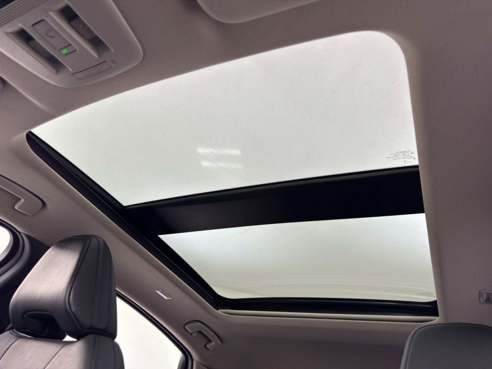 Used 2023 Nissan Ariya Premiere image 11