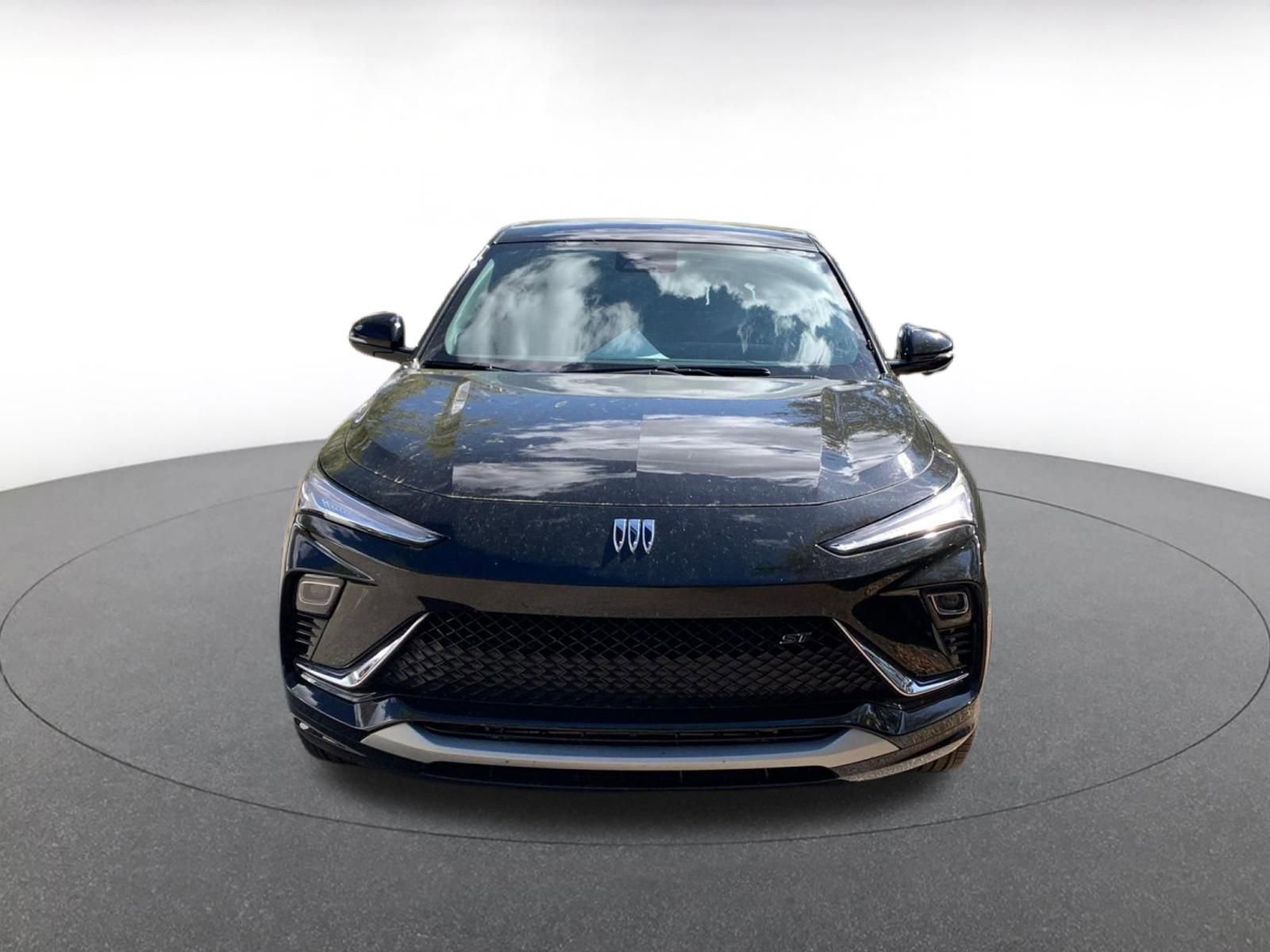 Used 2025 Buick Envista Sport Touring image 2