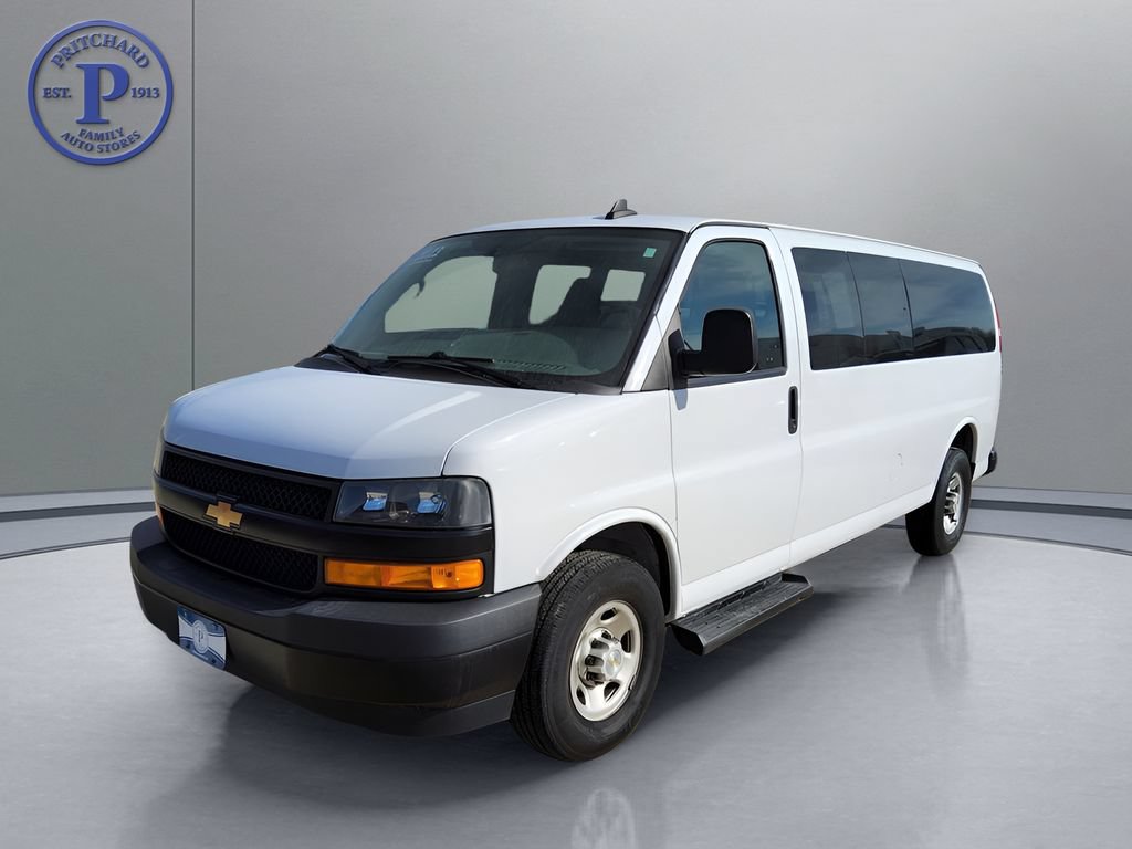 Used 2023 Chevrolet Express 3500 LS RWD image 3