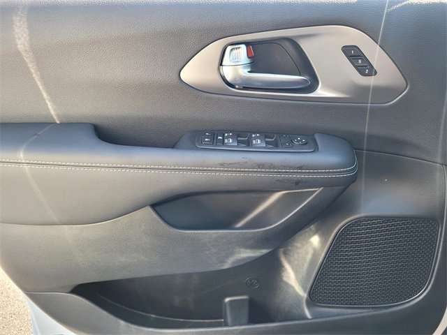 New 2026 Chrysler Pacifica Select image 21