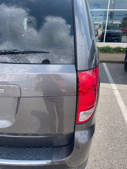 Used 2018 Dodge Grand Caravan SE FWD image 12