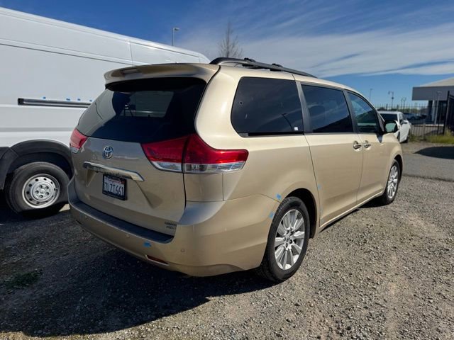 Used 2014 Toyota Sienna Limited w/ Limited Premium Package image 6