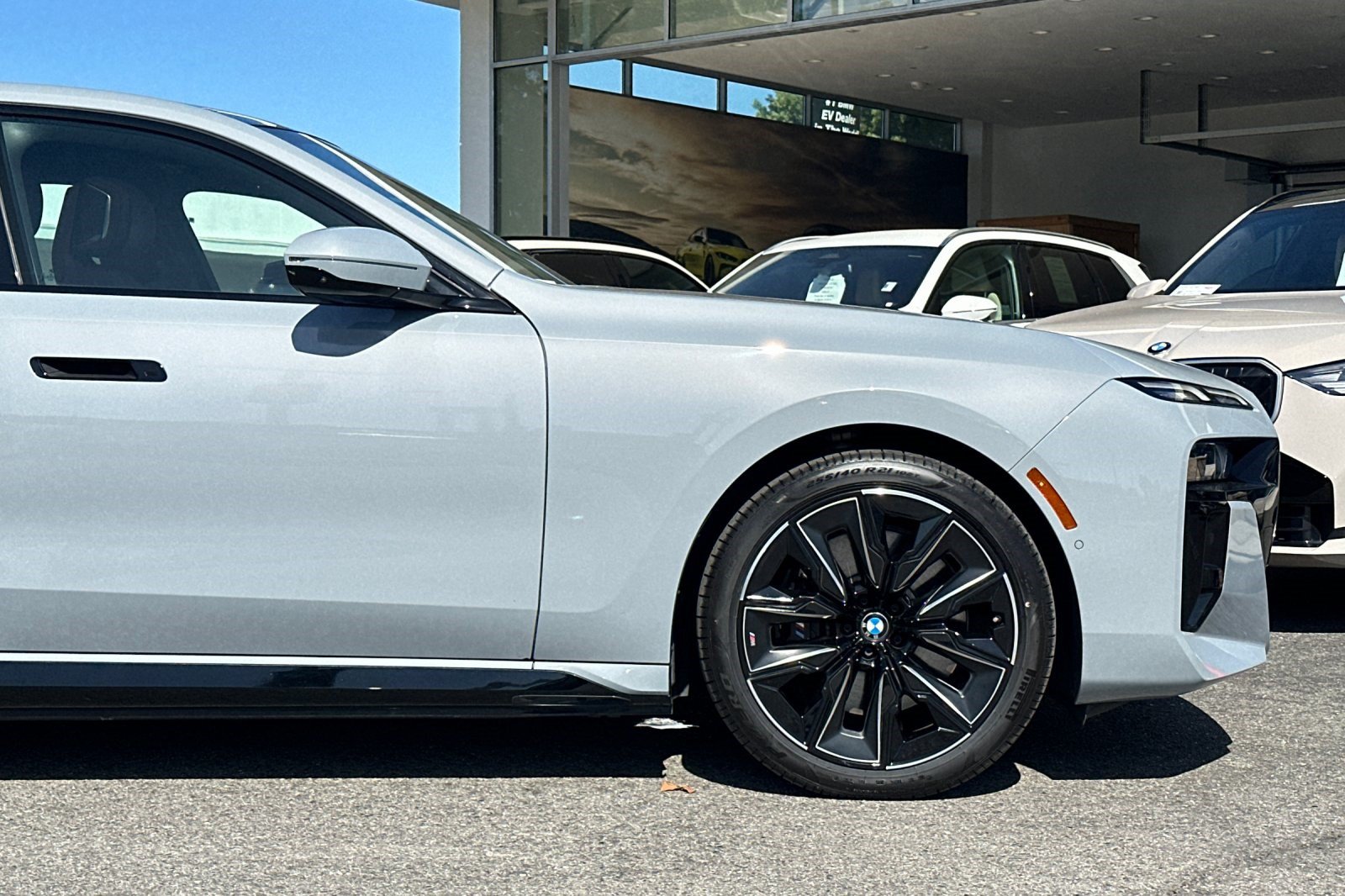Certified 2023 BMW i7 xDrive60 AWD/4WD image 35