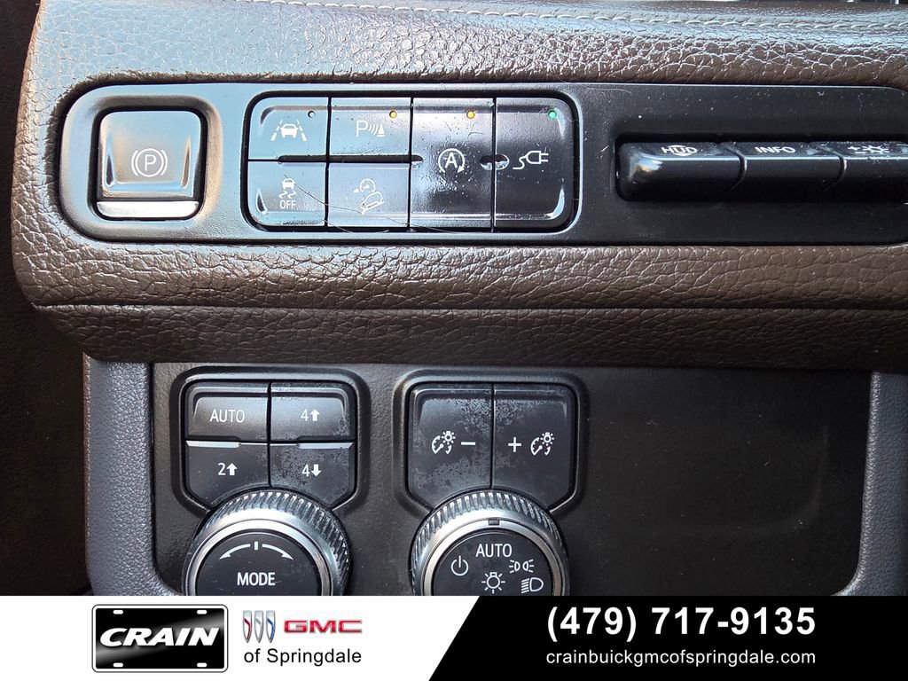 Used 2021 GMC Yukon Denali w/ Denali Premium Package AWD/4WD image 12