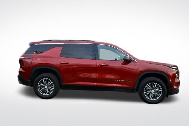 Used 2025 Chevrolet Traverse LT image 14