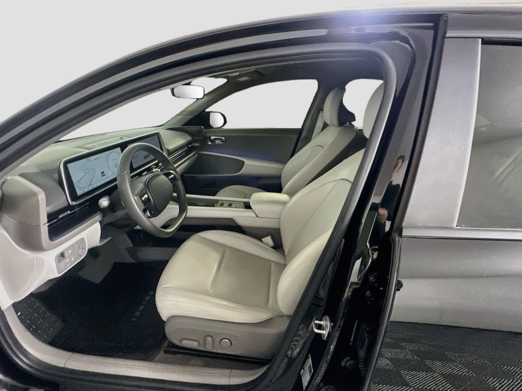 Used 2025 Hyundai Ioniq 6 SEL RWD image 13