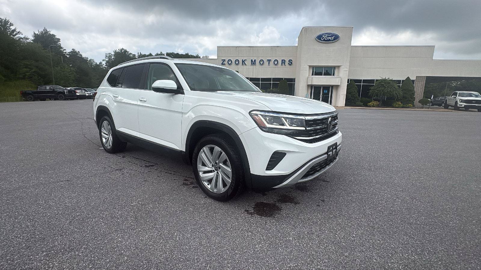 Used 2021 Volkswagen Atlas SEL AWD/4WD image 2