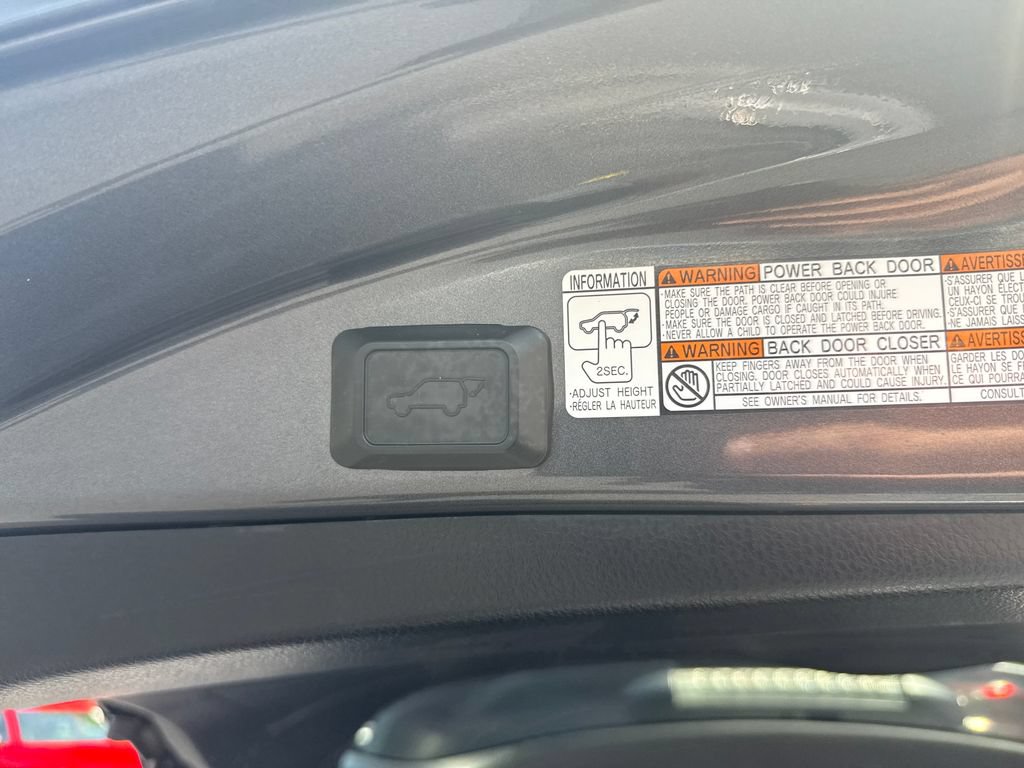 Used 2017 Toyota RAV4 XLE FWD image 38