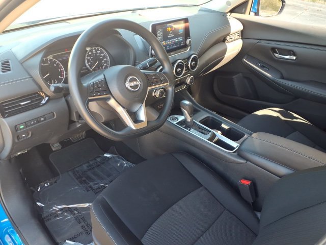 Used 2025 Nissan Sentra SV FWD image 11