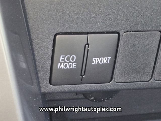 Used 2018 Toyota RAV4 XLE image 26