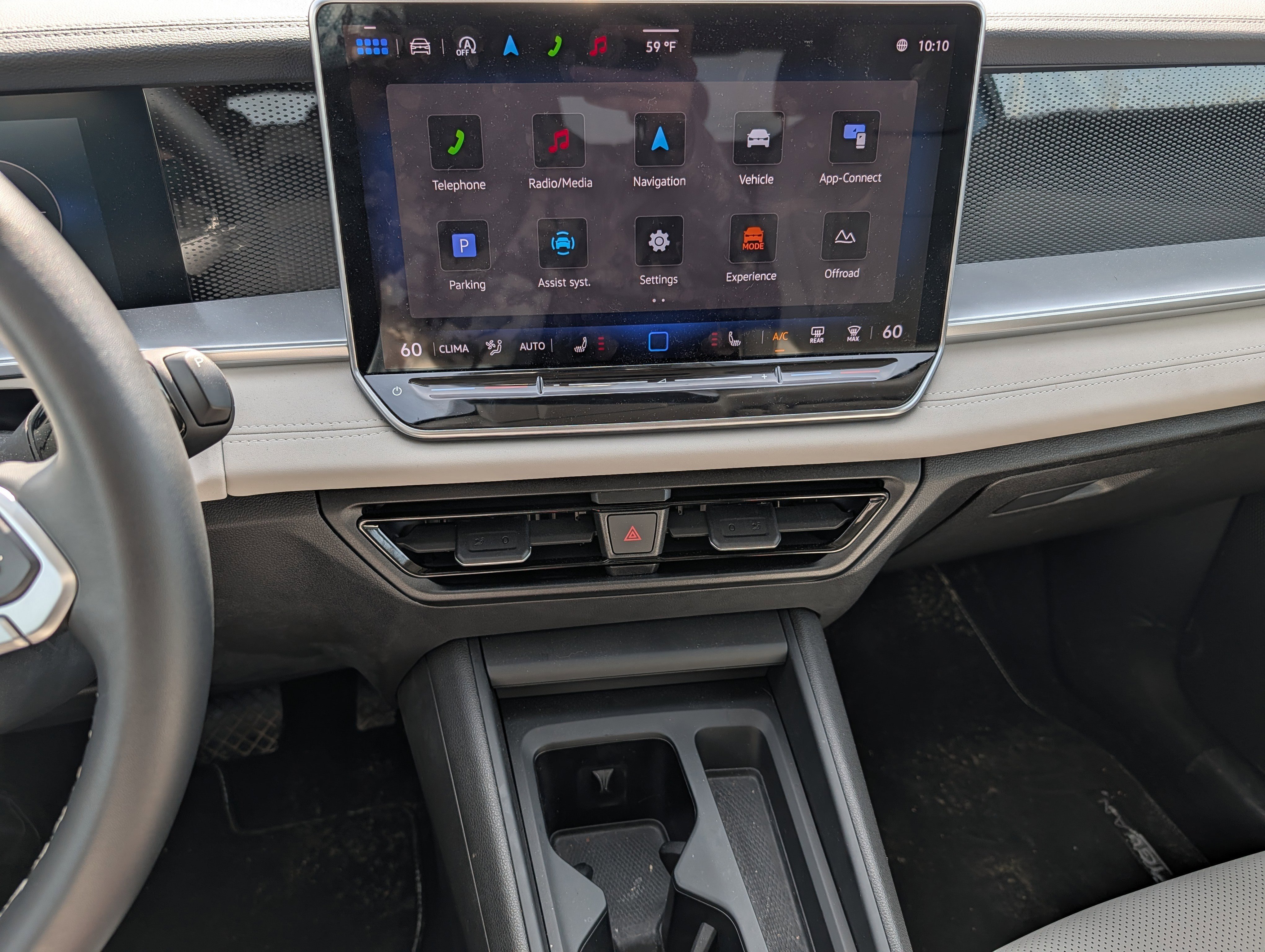 Certified 2025 Volkswagen Tiguan SE image 22