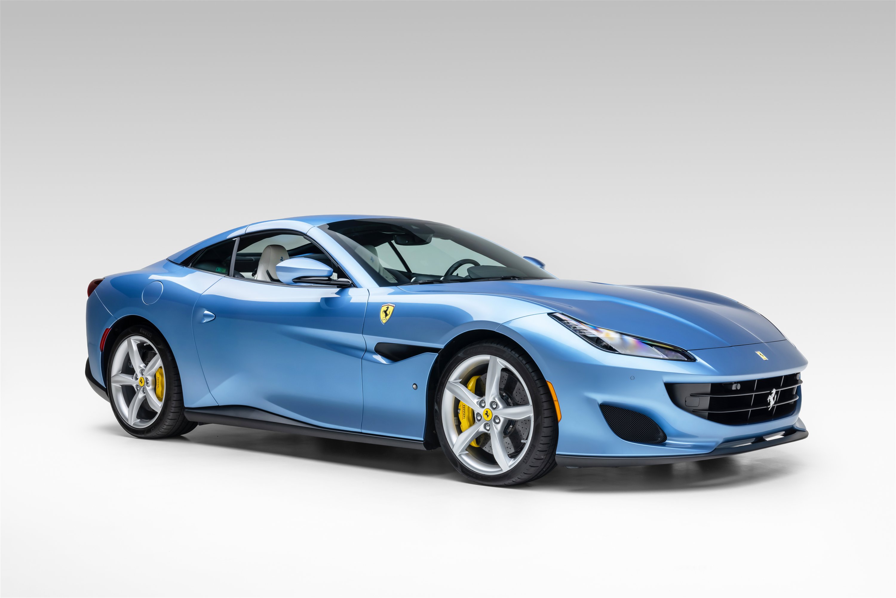 Certified 2020 Ferrari Portofino RWD image 9