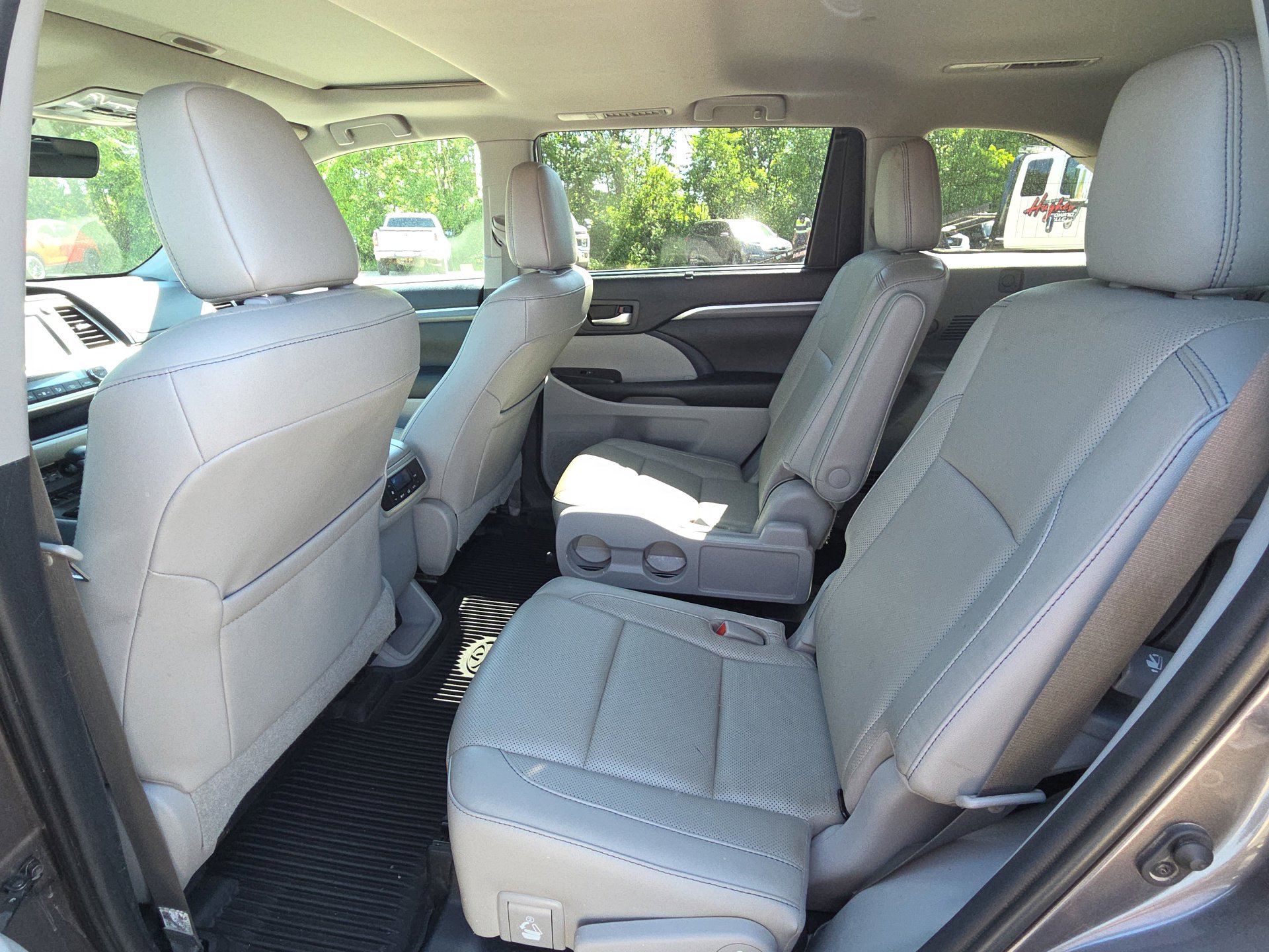 Used 2019 Toyota Highlander Limited AWD/4WD image 29