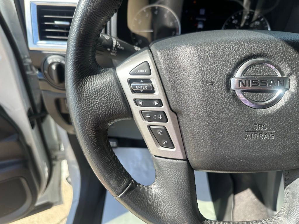 Used 2021 Nissan Titan SV w/ SV Convenience Package image 13