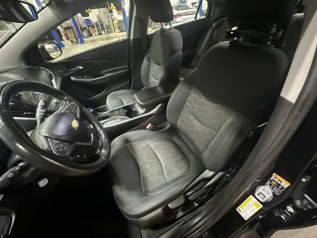 Used 2017 Chevrolet Volt LT w/ Comfort Package FWD image 17