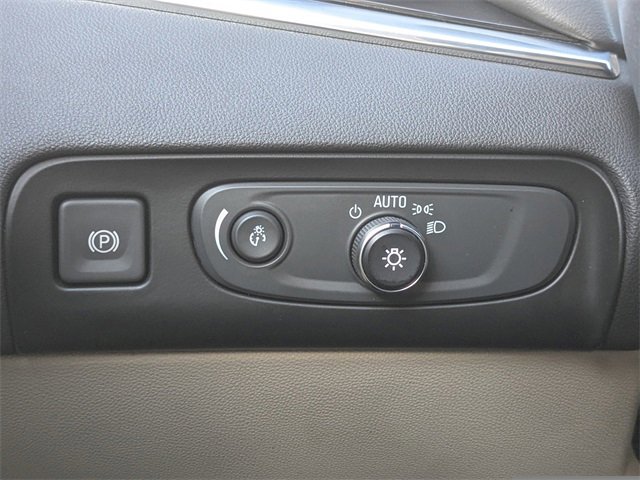 Used 2018 Buick Enclave Essence image 29