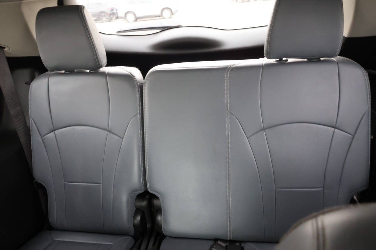 Used 2021 Buick Enclave Essence AWD/4WD image 17