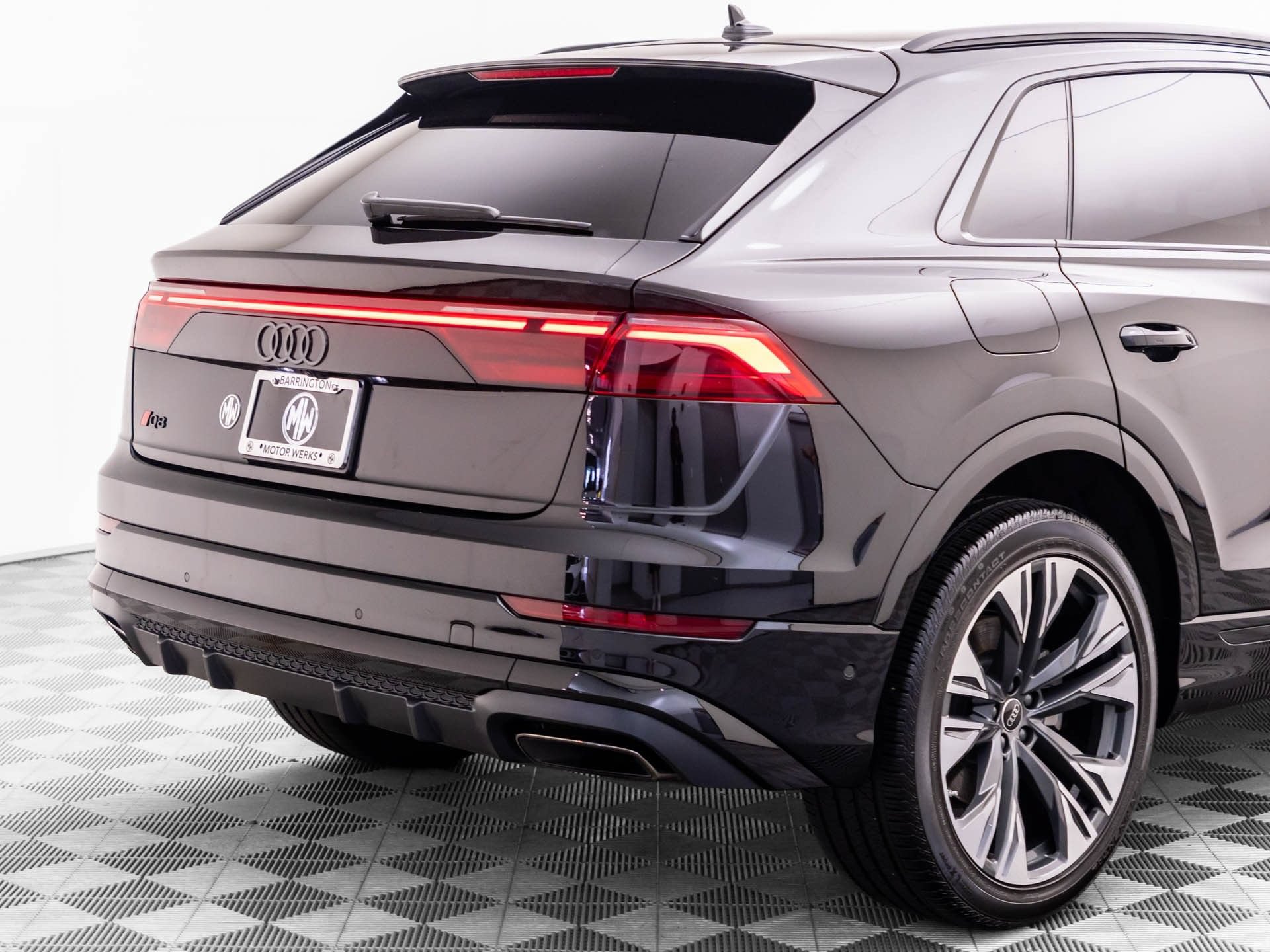 Used 2025 Audi Q8 Premium Plus AWD/4WD image 33