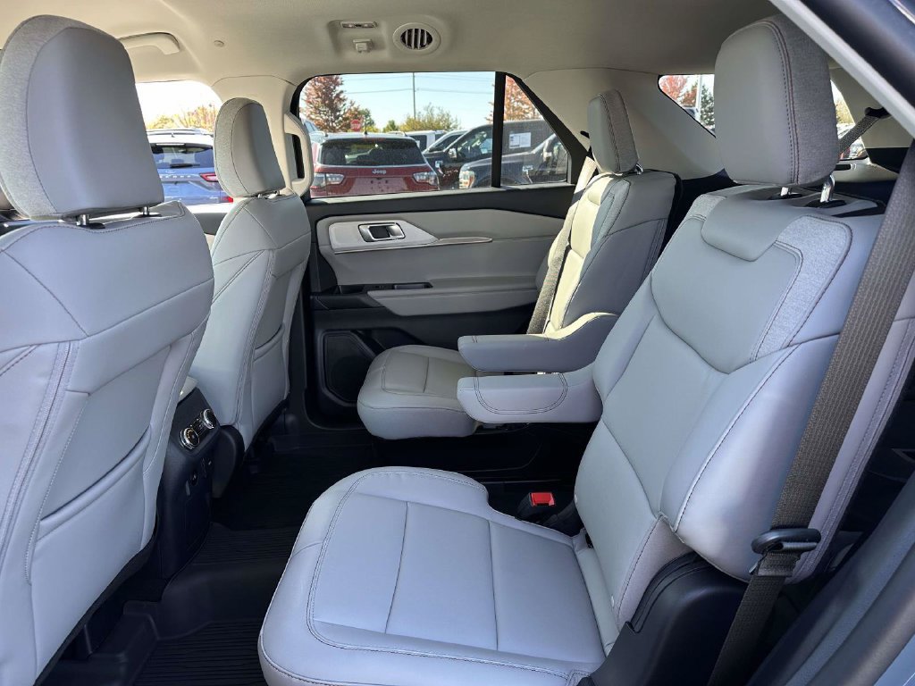 Certified 2026 Ford Explorer Active w/ Active Comfort Package AWD/4WD image 12