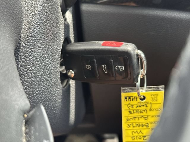Used 2015 Volkswagen Beetle R-Line FWD image 24