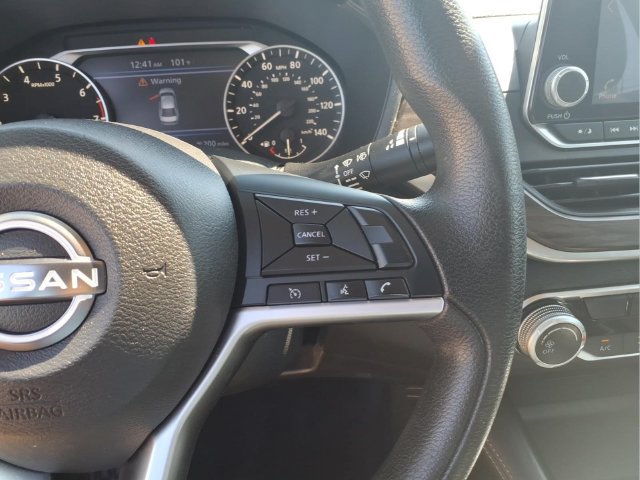 Used 2023 Nissan Altima 2.5 SV FWD image 17