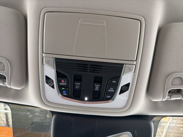 Certified 2025 Acura RDX SH-AWD w/ Advance Package image 28