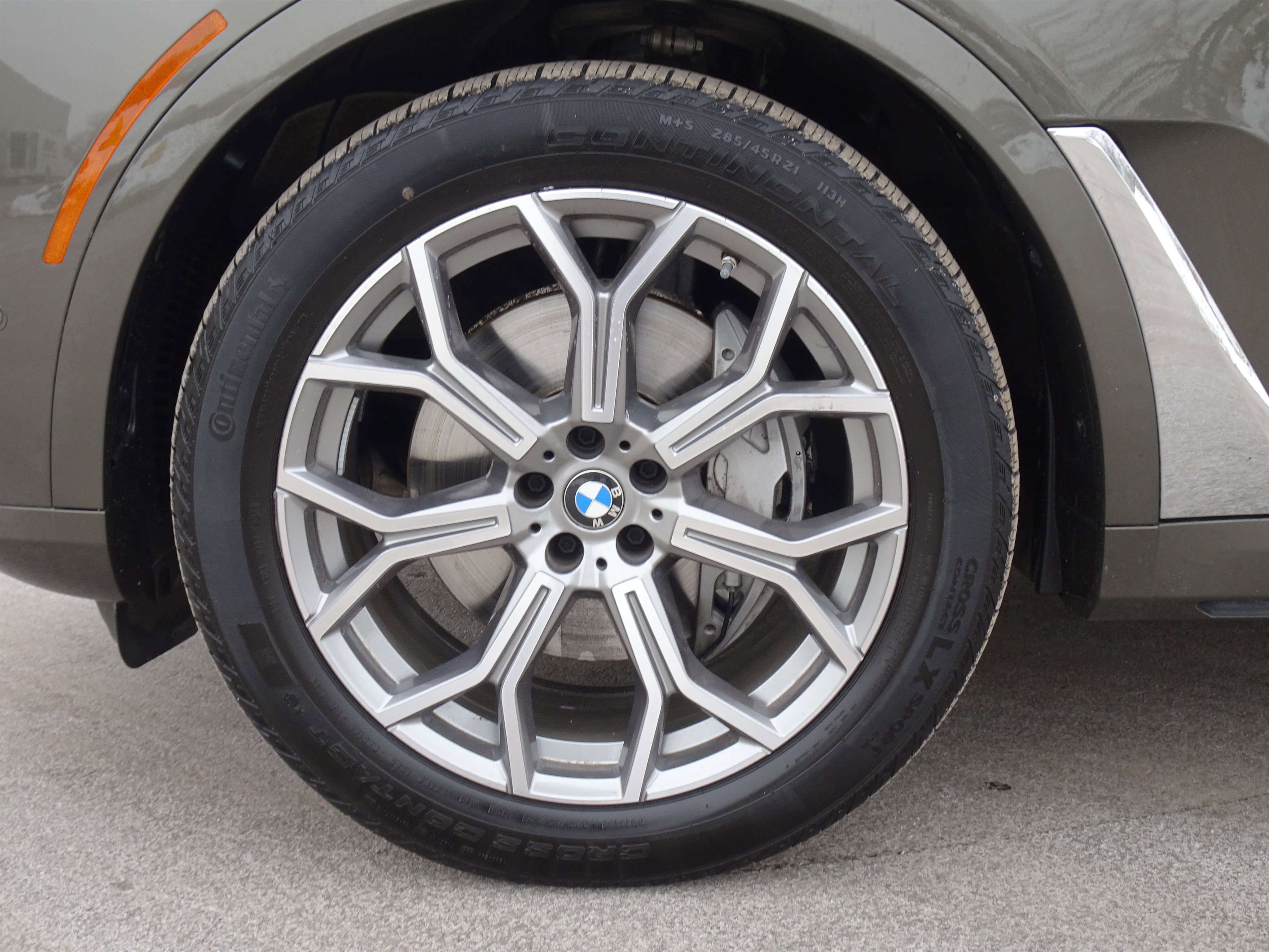 Used 2023 BMW X7 xDrive40i w/ Premium Package image 34