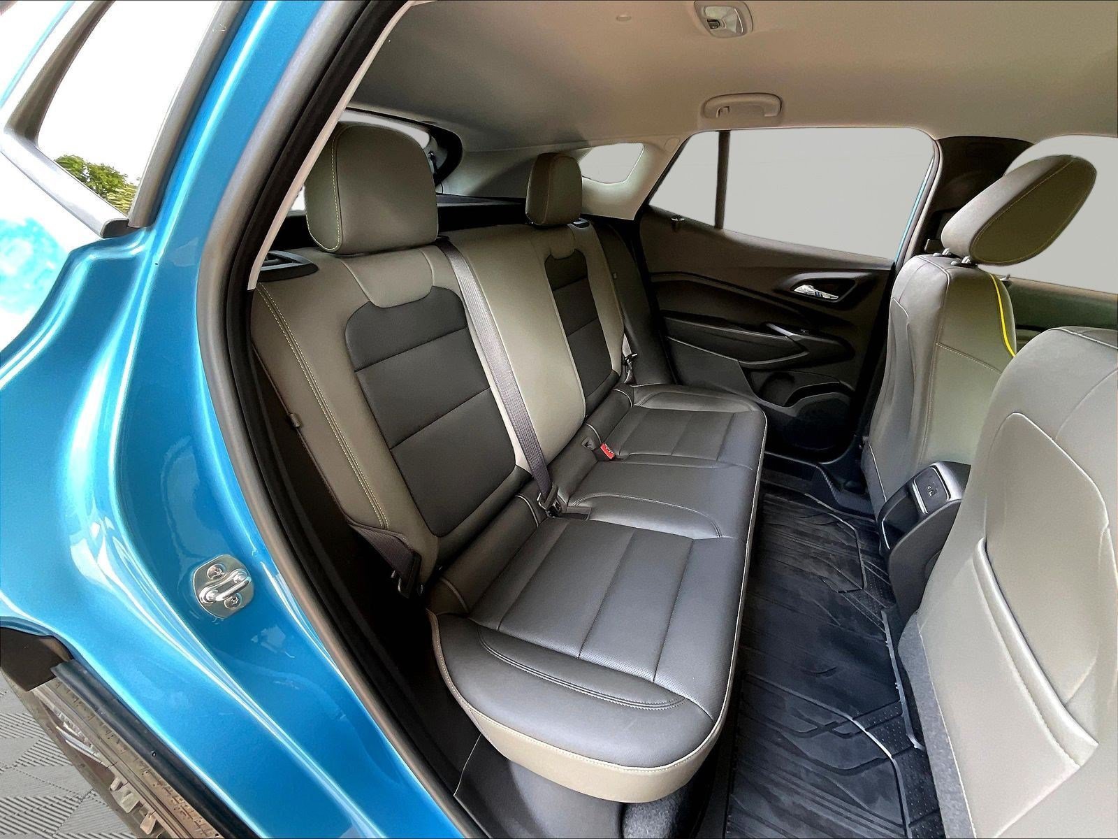 Used 2025 Chevrolet Trax ACTIV FWD image 24