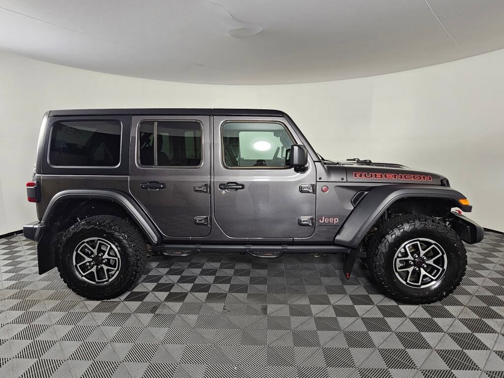 Used 2025 Jeep Wrangler Unlimited Rubicon w/ Convenience Group image 2