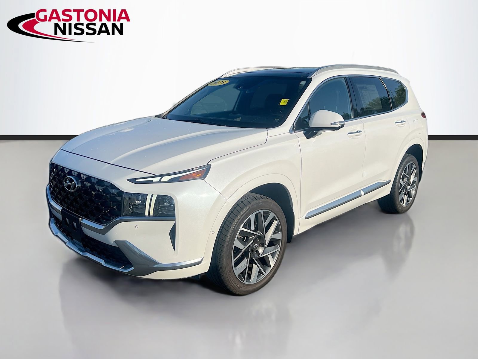 Used 2023 Hyundai Santa Fe Calligraphy image 3