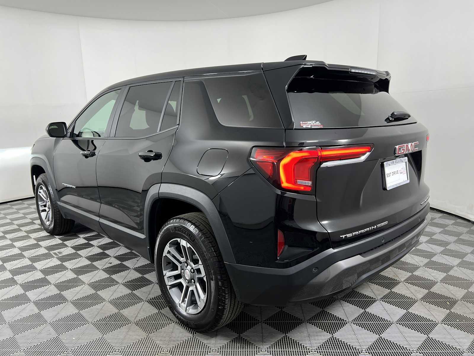 Used 2025 GMC Terrain Elevation AWD/4WD image 15