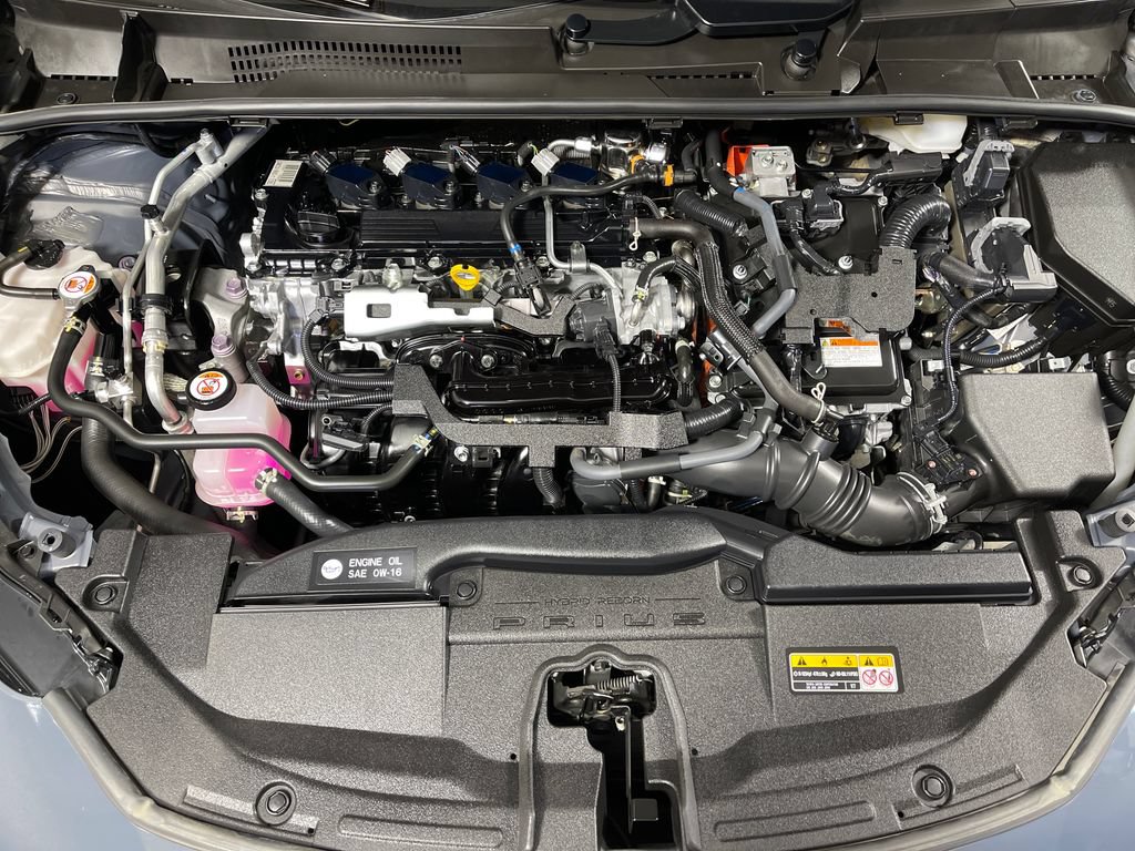 Certified 2024 Toyota Prius LE FWD image 9