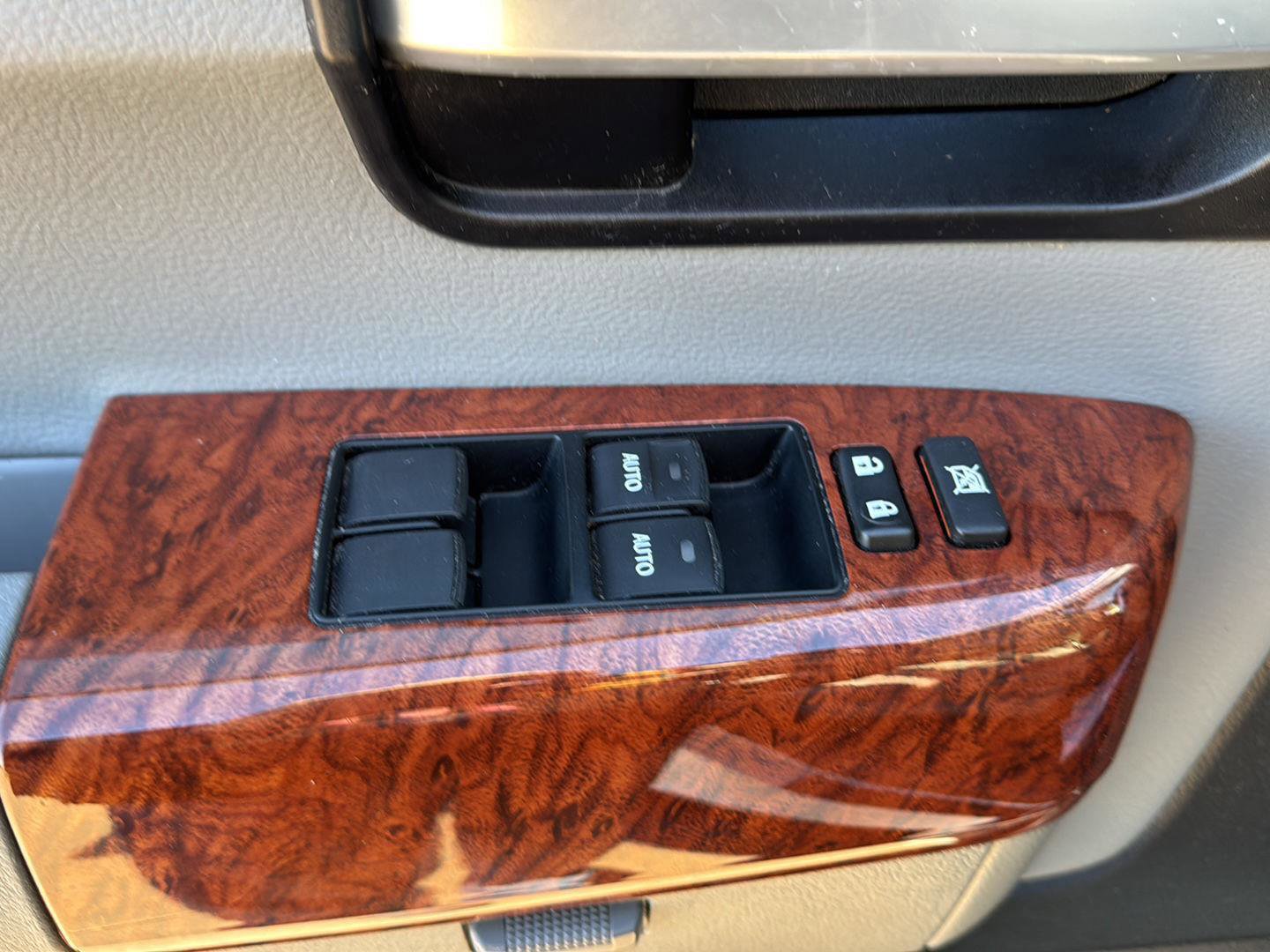 Used 2019 Toyota Sequoia Platinum AWD/4WD image 13